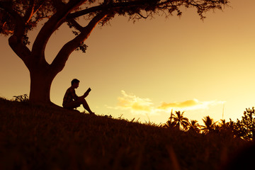 简单的生物问答题 （要答案)答案越短越好