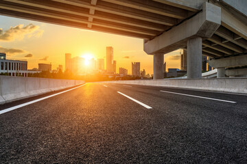 歌词那一天爸爸和妈妈离开了家歌名叫什么