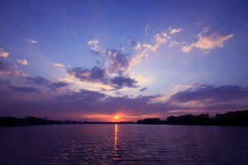 衣服尺码中常用到的XL、2XL、3XL对应的具体身高是多少？